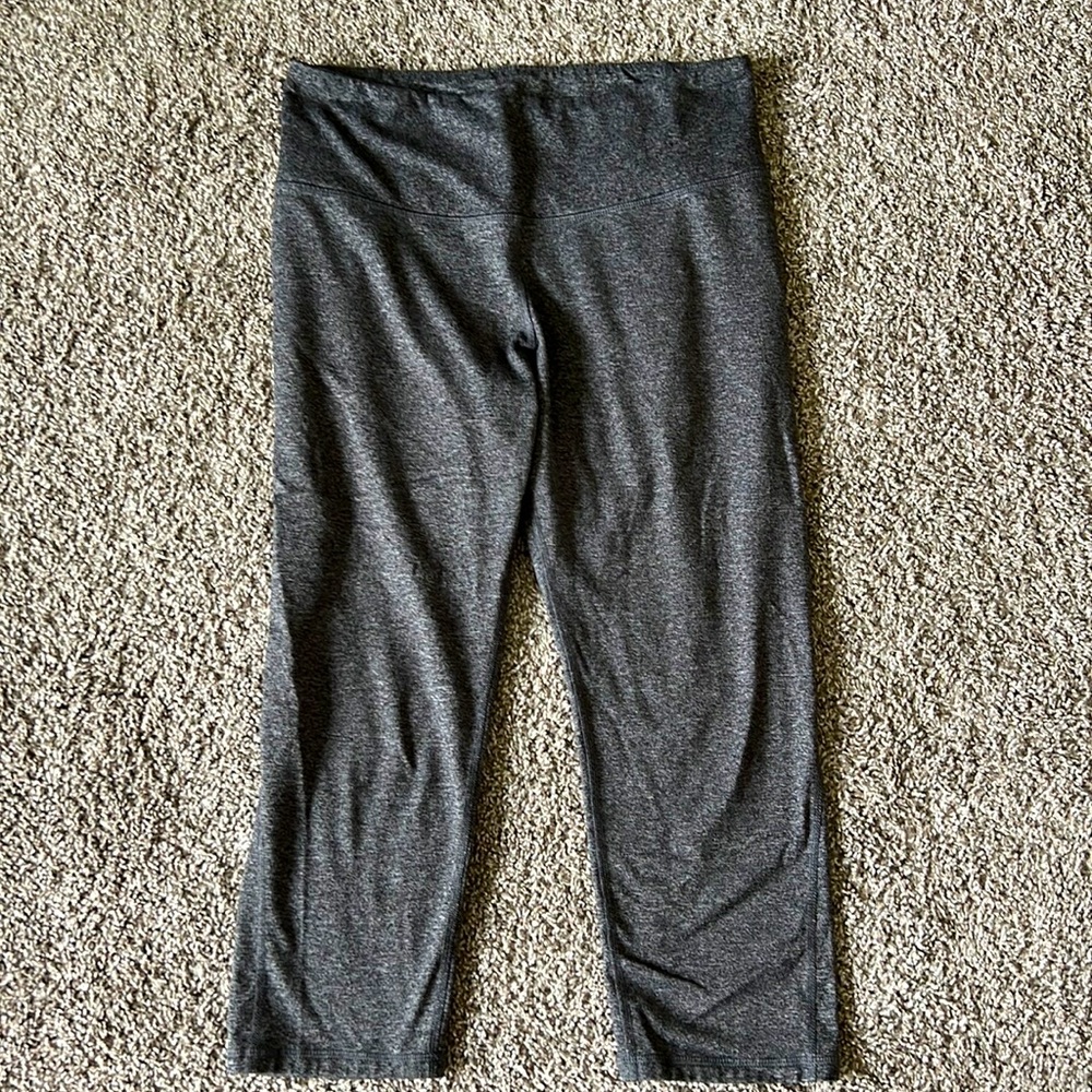 Old Navy Capri Leggings Size Large